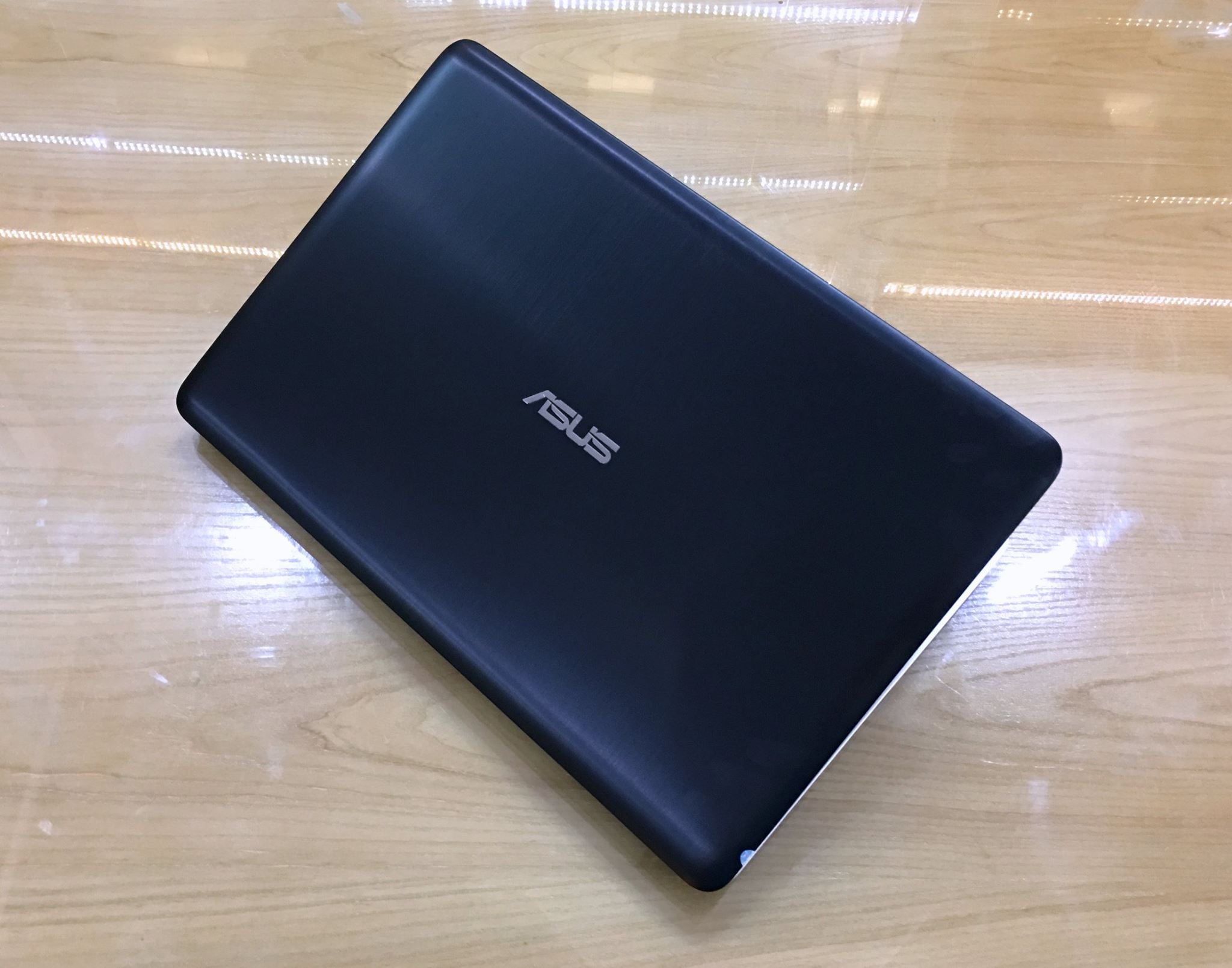 Laptop Asus K501LX-DM082D-6.jpg